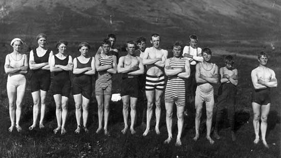 Sundf�lk vi� Brautartungulaug � Lundarreykjadal