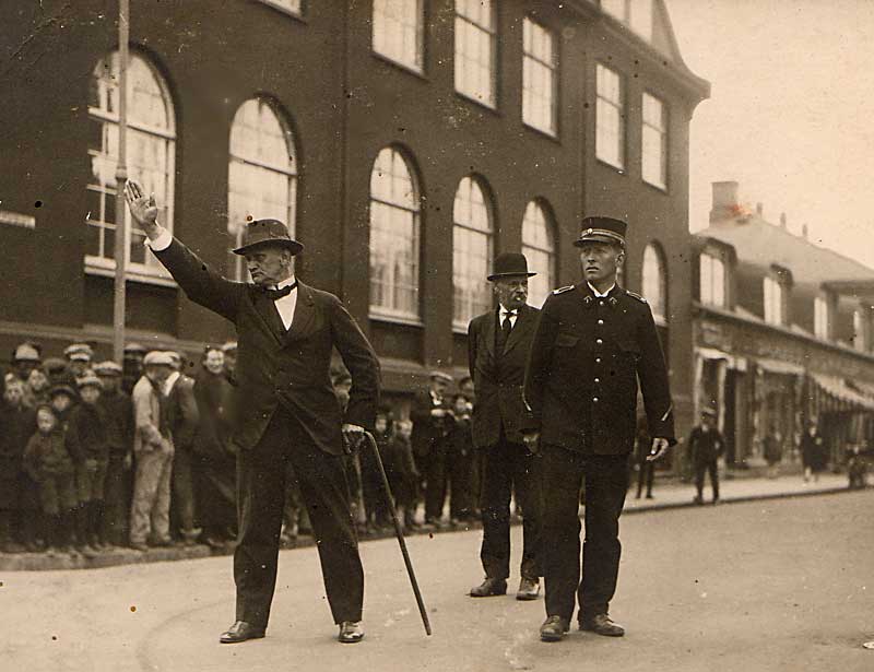 Knud Zimsen vi� umfer�arstj�rn
