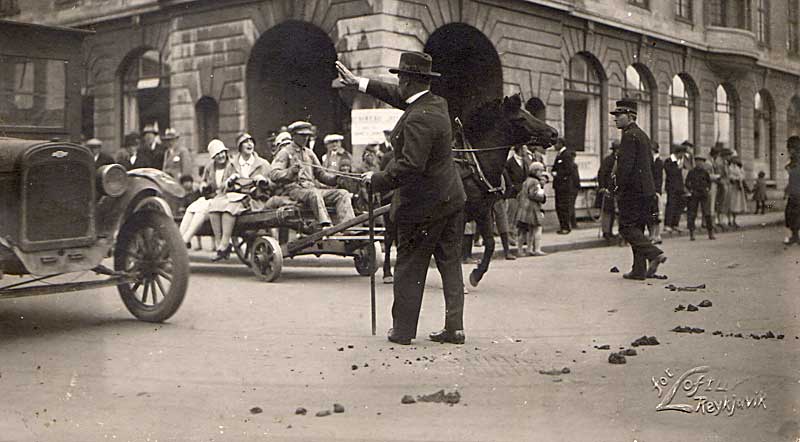 Knud Zimsen vi� umfer�arstj�rn